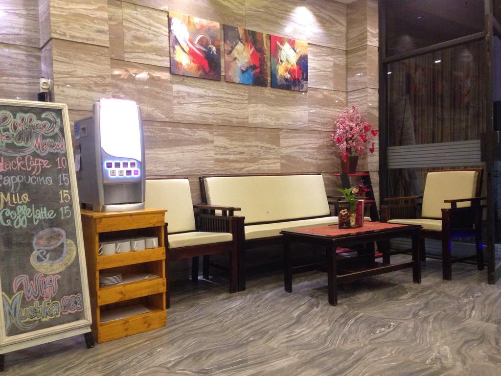 Mustika Gajah Mada Hotel Jacarta Exterior foto