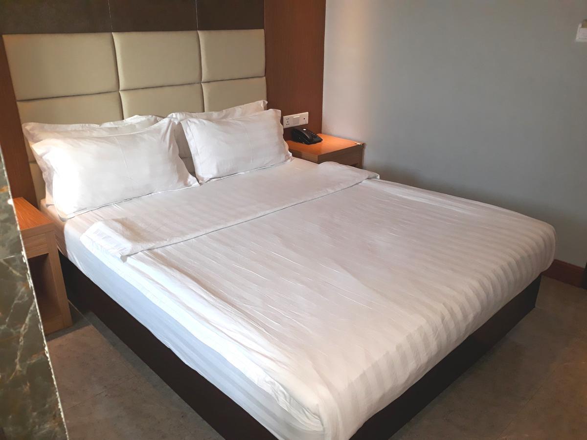 Mustika Gajah Mada Hotel Jacarta Exterior foto