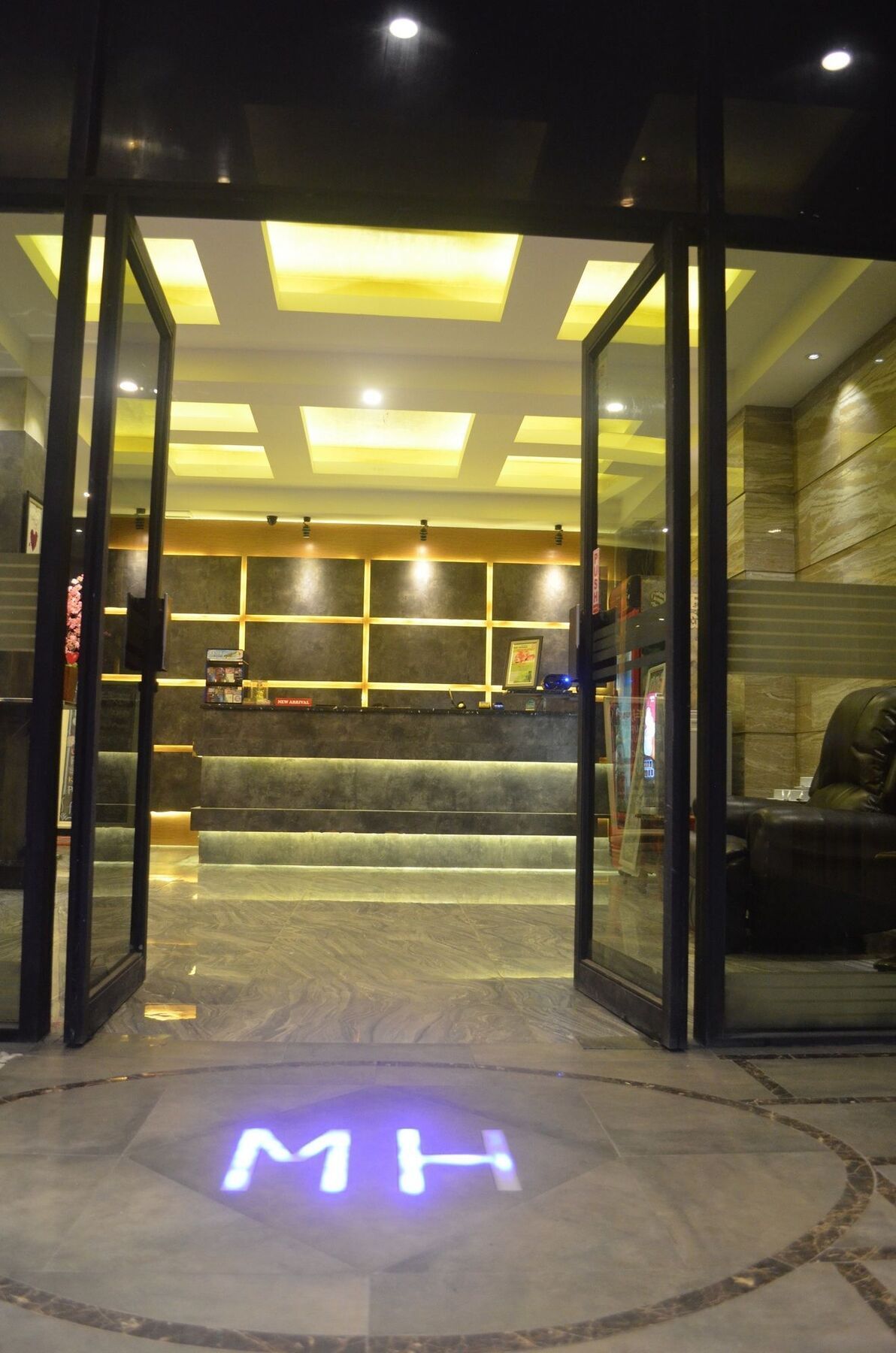 Mustika Gajah Mada Hotel Jacarta Exterior foto